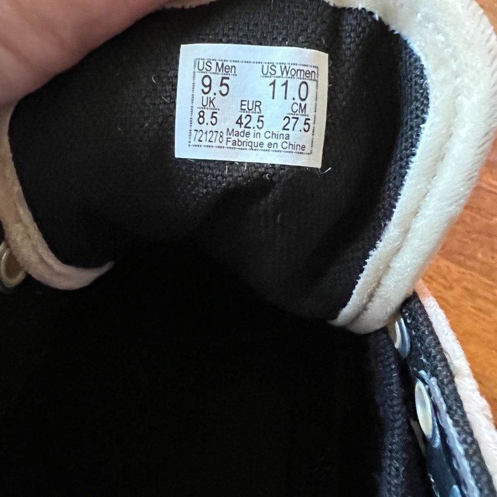 Unique VANS Tan & Black Suede / Velvet OldSkool Shoes- Men's size 9.5 - Picture 2 of 3